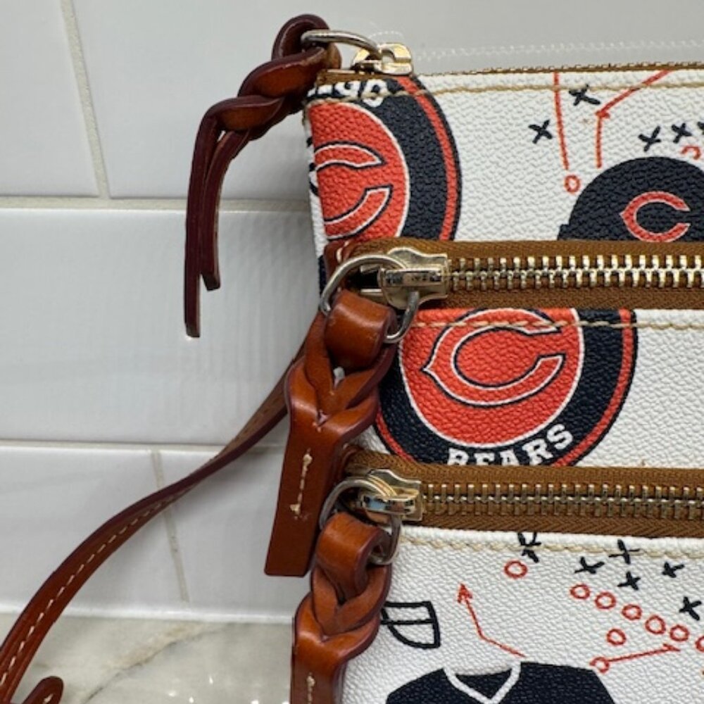 Officially Licensed NFL Bears North South Triple Zip Crossbody Dooney & Bourke - Picture 8 of 9